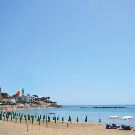 Beautiful Home In Fiumicino With Wifi Bagian luar foto